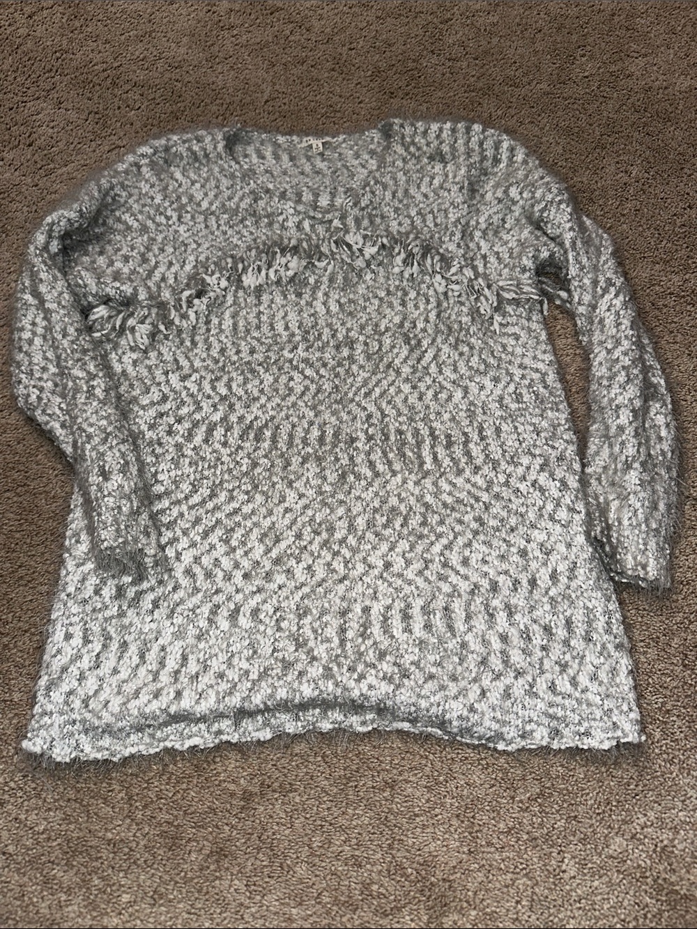 En Creme Heather Gray Fringe Crewneck Sweater